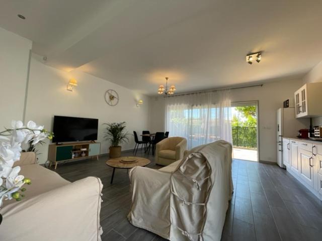 2 Pieces En Rdjardin Avec 2 Grands Terrasses Apartment Antibes Bagian luar foto